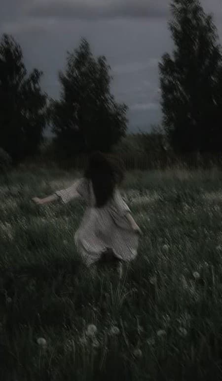 دختر شرور 🌧️🕯️🌸